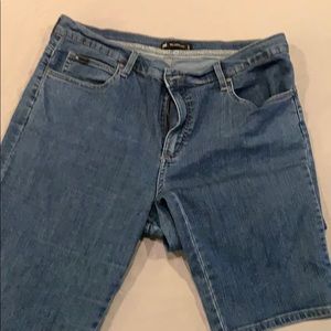 Lee stretch Capri size 16